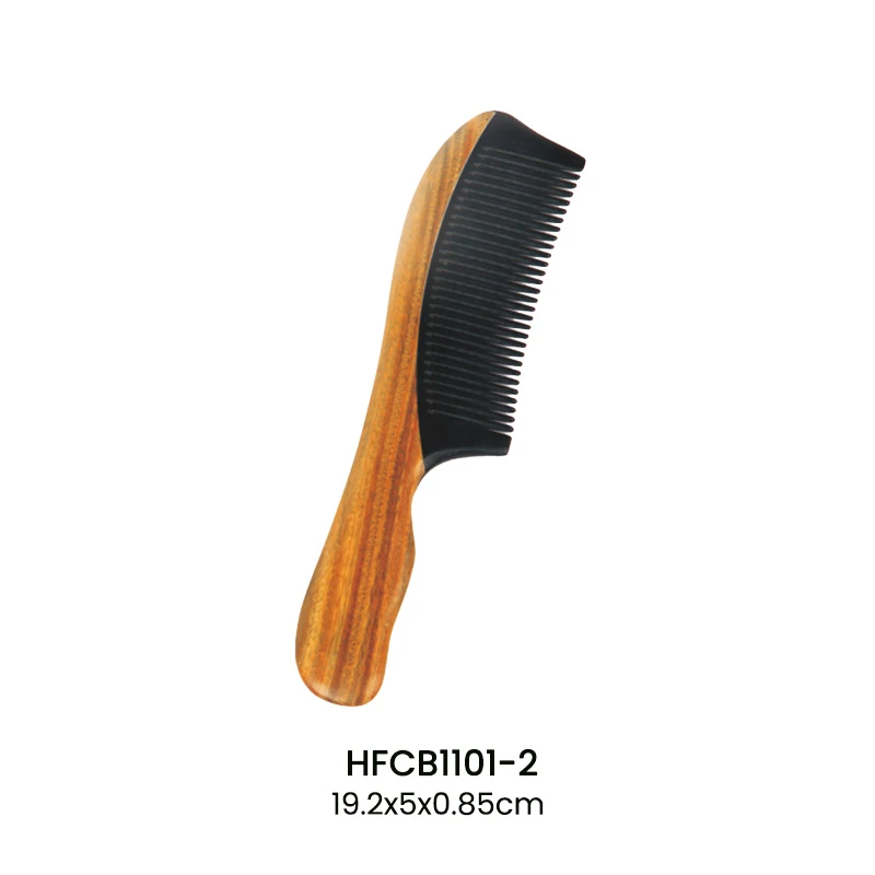 Peine de madera con dientes antiest&aacute;ticos