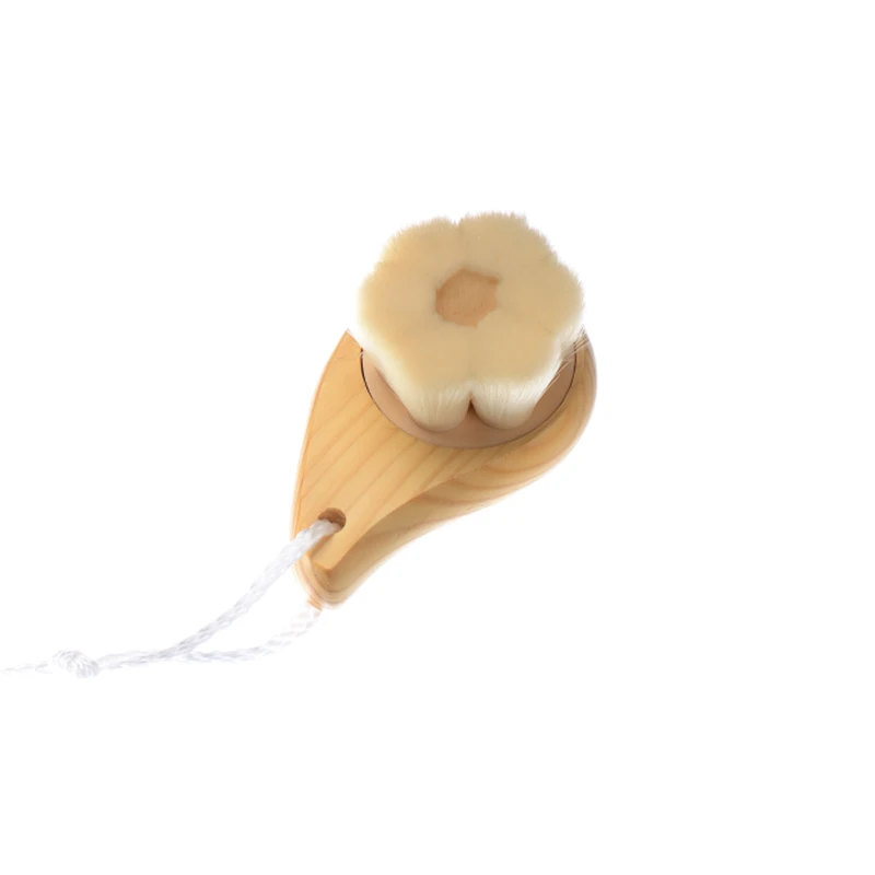 Elegante cepillo facial de madera suave con forma de flor de ciruelo